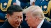 Le président américain Donald Trump, à droite, s’entretient avec le président chinois Xi Jinping à Beijing, en Chine.