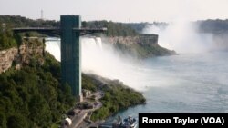 'Journey to the Maid of the Mist': Immigrants and the Great American Road Trip