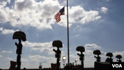 Monumento a las víctimas de la masacre en la base de Fort Hood, en Texas.