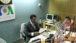 "Your Future-Your Health" host, Khalil Gueye, recording Saturday’s first broadcast of the VOA French to Africa program.