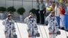 中国将首位女宇航员送入太空