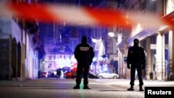پولیس فرانسه در محل گلوله‌باری