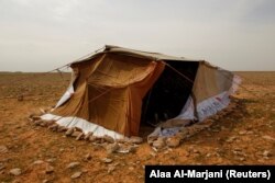 The tent of Abu Jakka Farhan, a truffle hunter, sits in the desert in Samawa, Iraq, February 23, 2021. (Reuters Photo/Alaa Al-Marjani)