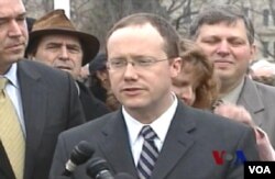 非盈利組織“正義研究所”的資深律師斯科特•布 洛克