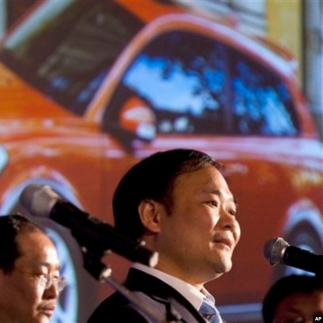 2010年3月30日吉利公司董事長李書福在北京的一次記者會上