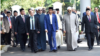 Presiden Joko Widodo berjalan bersama para ulama dunia peserta KTT Ulama dan Cendekiawan Muslim Dunia tentang Islam Wasatiyah atau Islam jalan tengah di Istana Bogor, Selasa, 1 Mei 2018. (Foto: Biro Pers Istana)