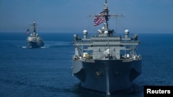 Hai tàu Hải quân Mỹ USS Porter và USS Mount Whitney ở Biển Đen hồi năm 2018. 