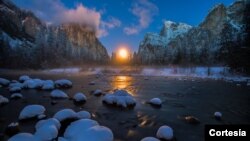 The Moon rising over the valley in Yosemite National Park. Photo:US Deparment of the Interior, Manish Mamtani 