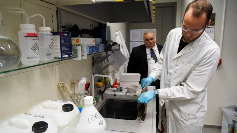 Scientists Say Soil-Like Material Can Be Used to Produce Batteries