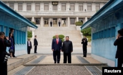 도널드 트럼프 미국 대통령이 지난 임기 당시인 2019년 6월 30일 판문점에서 김정은 북한 국무위원장과 만났다.