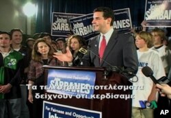 Ο Γιάννης Σαρμπάνης την βραδιά της εκλογικής του νίκης