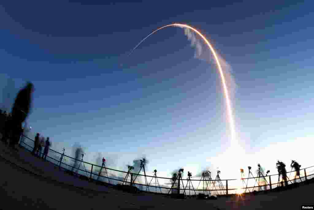 The Boeing CST-100 Starliner spacecraft, atop an ULA Atlas V rocket, lifts off on an uncrewed Orbital Flight Test to the International Space Station from launch complex 40 at the Cape Canaveral Air Force Station in Cape Canaveral, Florida.