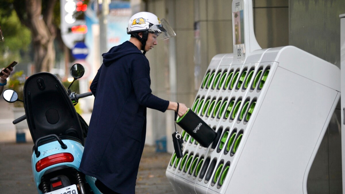 E-scooters fall head over wheels for battery swapping