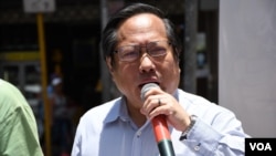 香港執業律師、支聯會主席何俊仁。(VOA-IRIS TONG)