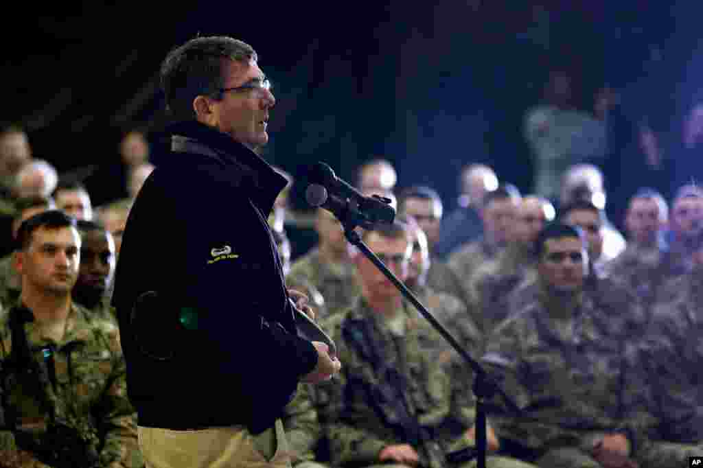 Defense Secretary Ashton Carter speaks with U.S. military personnel at Kandahar Airfield in Afghanistan, Feb. 22, 2015.