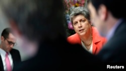 U.S. Homeland Security Secretary Janet Napolitano takes reporters' questions at Reuters Cybersecurity Summit, Washington, May 14, 2013.