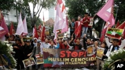 အင်ဒိုနီးရှား နိုင်ငံ ဂျာကာတာက မြန်မာသံရုံးရှေ့ ဆန္ဒပြပွဲ။ (နိုဝင်ဘာ ၂၄၊ ၂၀၁၆)