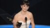 Aktris Penelope Cruz Prihatin Dengan Krisis di Spanyol