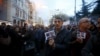 На похороны прокурдского активиста Тахира Эльчи в Турции пришли тысячи человек