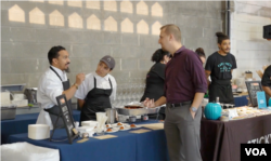 10월 '가정폭력방지의 달'을 맞아 워싱턴 DC에서 유명 요리사들이 가정 폭력 인식 도모와 피해 지원을 위한 기금 모금 행사에 참석했다.