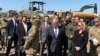 Menhan AS Jim Mattis dan Menteri Keamanan Dalam Negeri Kirstjen Nielsen mengunjungi Base Camp di Donna, Texas, 14 Novermber 2018