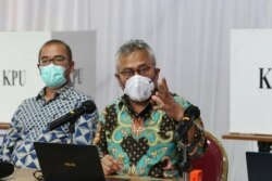 Ketua KPU Arief Budiman saat mengumumkan satu kasus positif, dalam konferensi pers di Gedung KPU RI, Selasa (21/7) sore. (Sumber: Humas KPU)