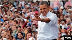 El presidente Obama recibió una calurosa bienvenida en el Centro Renaissance, sede de General Motors en Detroit.