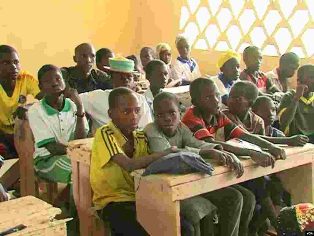 Children are seen in class in a school in Fotokol, Cameroon. (M.E. Kinzeka/VOA)
