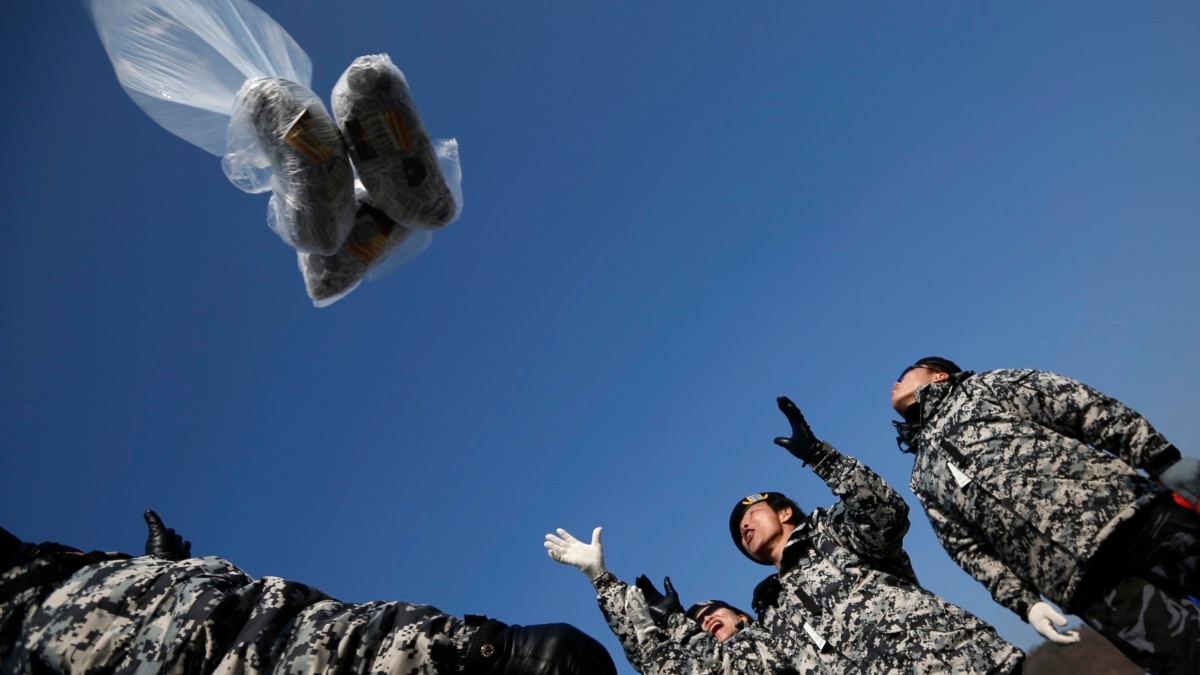 South Korean Activists Send Propaganda-Filled Balloons Into North