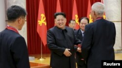 지난 1월 북한 김정은 국방위원회 제1위원장이 참석한 가운데 수소탄시험 성공에 기여한 핵 과학자들과 기술자, 군인건설자, 노동자, 일군들에 대한 '당 및 국가표창' 수여식이 진행되었다고 조선중앙통신이 전했다.