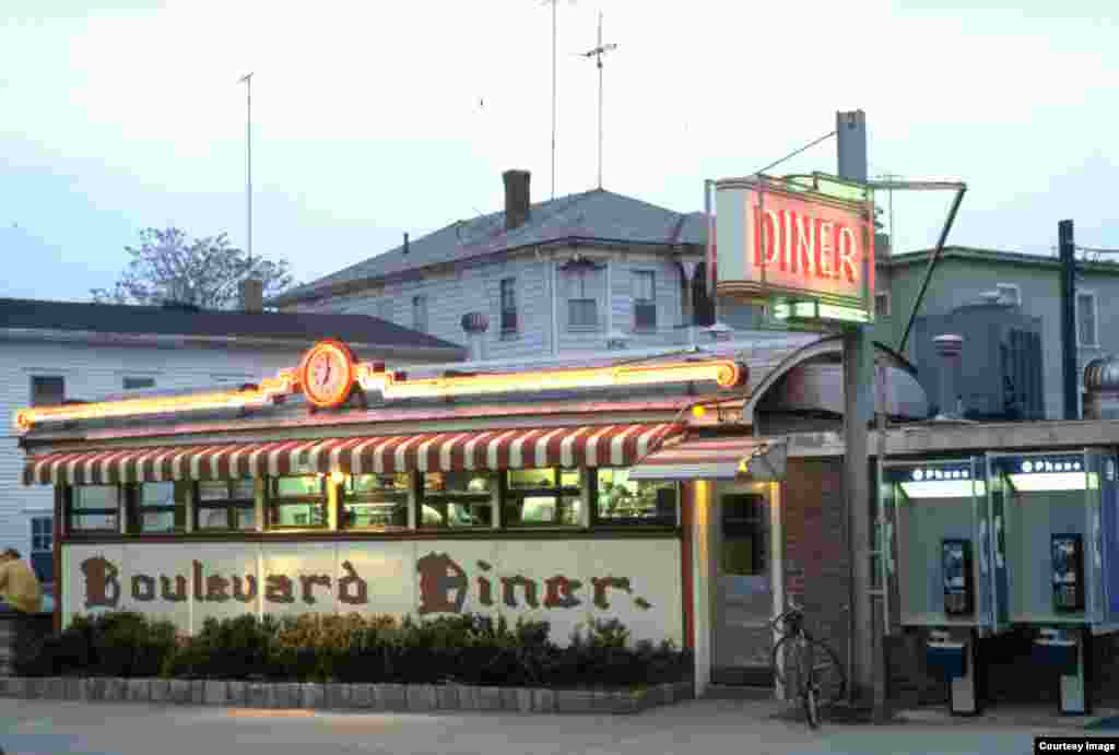 Boulevard Diner di Worcester, Massachussetts. (Foto: Richard J.S. Gutman)