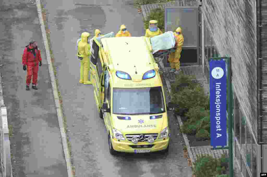 The first Norwegian patient infected with the Ebola virus arrives at the Oslo university Hospital Ullval.