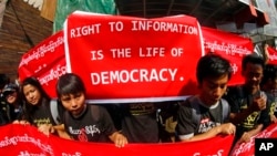 မြန်မာသတင်းသမားများ သတင်းလွတ်လပ်ခွင့်အတွက် ဆန္ဒပြ