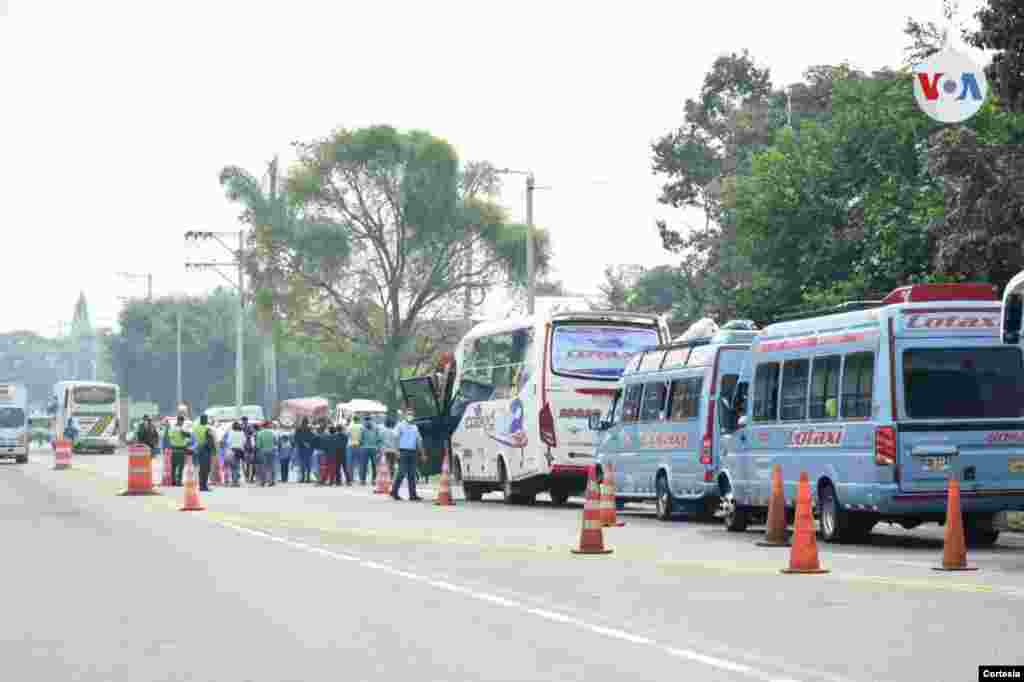 Según información oficial, los migrantes se transportaron en 20 vehículos intermunicipales.