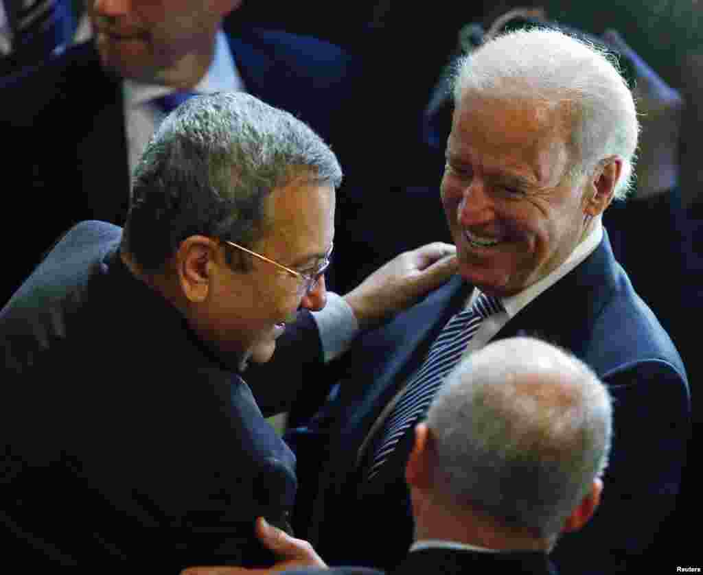 Israeli Defence Minister Ehud Barak and U.S. Vice President Joe Biden (R) meet at the 49th Conference on Security Policy in Munich, February 2, 2013.