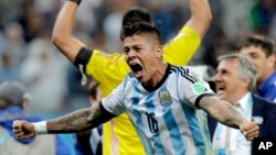 9일 열린 브라질 월드컵 준결승전에서 아르헨티나가 네델란드를 꺽고 월드컵 결승에 진출하게 된 후, 아르헨티나 선수단이 환호하고 있다.