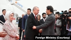 پاکستان کے وزیرِ اعظم عمران خان نے حال ہی میں کہا تھا کہ وہ ترکی کو پاکستان چین راہداری منصوبوں میں سرمایہ کاری کی دعوت دینے کا ارادہ رکھتے ہیں۔