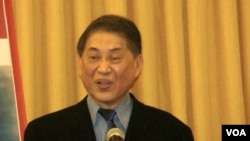 作家白先勇 (美國之音宋德成拍攝)