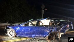 Asi quedó el Tesla que manejaba Keith Leung, cerca de San Francisco, California. Foto provista por NBC Bay Area-KNTV, 21-5-18.