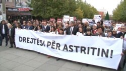 Protest u Prištini u znak sećanja na aktivistu Pokreta Samoopredeljenje Astrita Deharija, koji je pre tri godine pronađen mrtav u zatvoru u Prizrenu