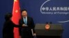 中国外交部威胁对美限制中国记者签证期限进行反制