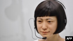 Robot kojeg je 2014. proizvela japanska kompanija "Hiroši Išiguro" nazvan 'Kodomoroid' jedan je od eksponata na izložbi u Muzeju nauke u Londonu