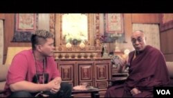 台灣台南饒舌歌手大支將自己和西藏流亡精神領袖達賴喇嘛的對話放在最新推出音樂視頻內(視頻截圖)