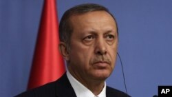 Turkey's Prime Minister Recep Tayyip Erdogan addresses news conference, Ankara, Dec. 18, 2013.