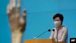 香港特首林鄭月娥在記者會上答記者問（美聯社2020年9月8日）