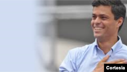 El encarcelado dirigente opositor venezolano Leopoldo López escribió en el New York Times pidiendo apoyo de la comunidad internacional.