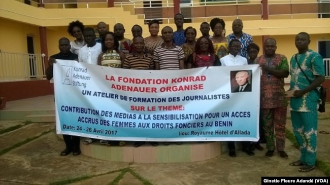 Un atelier de sensibilisation, à Cotonou, au Bénin, le 26 avril 2017. (VOA/Ginette Fleure Adandé)