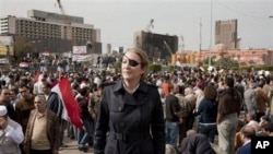 Ratni izveštač Mari Kolvin, snimljena na trgu Tahrir u Kairu, ubijena je u Siriji 2012. 