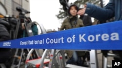 Phóng viên theo dõi vụ Tòa Hiến pháp Hàn Quốc luận tội Tổng thống Park Geun-hye ngày 05/01/2017.