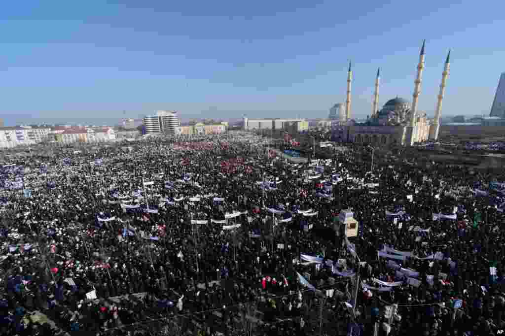 Chechen Muslims gather to take part in a protest rally&nbsp;in downtown Grozny, Chechnya Jan. 19, 2015.